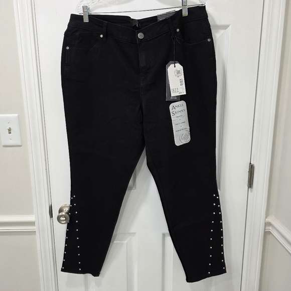 NWT 1822 Denim Black Ankle Skinny Jeans Studded Side Detail Plus Size 18W - Picture 3 of 10
